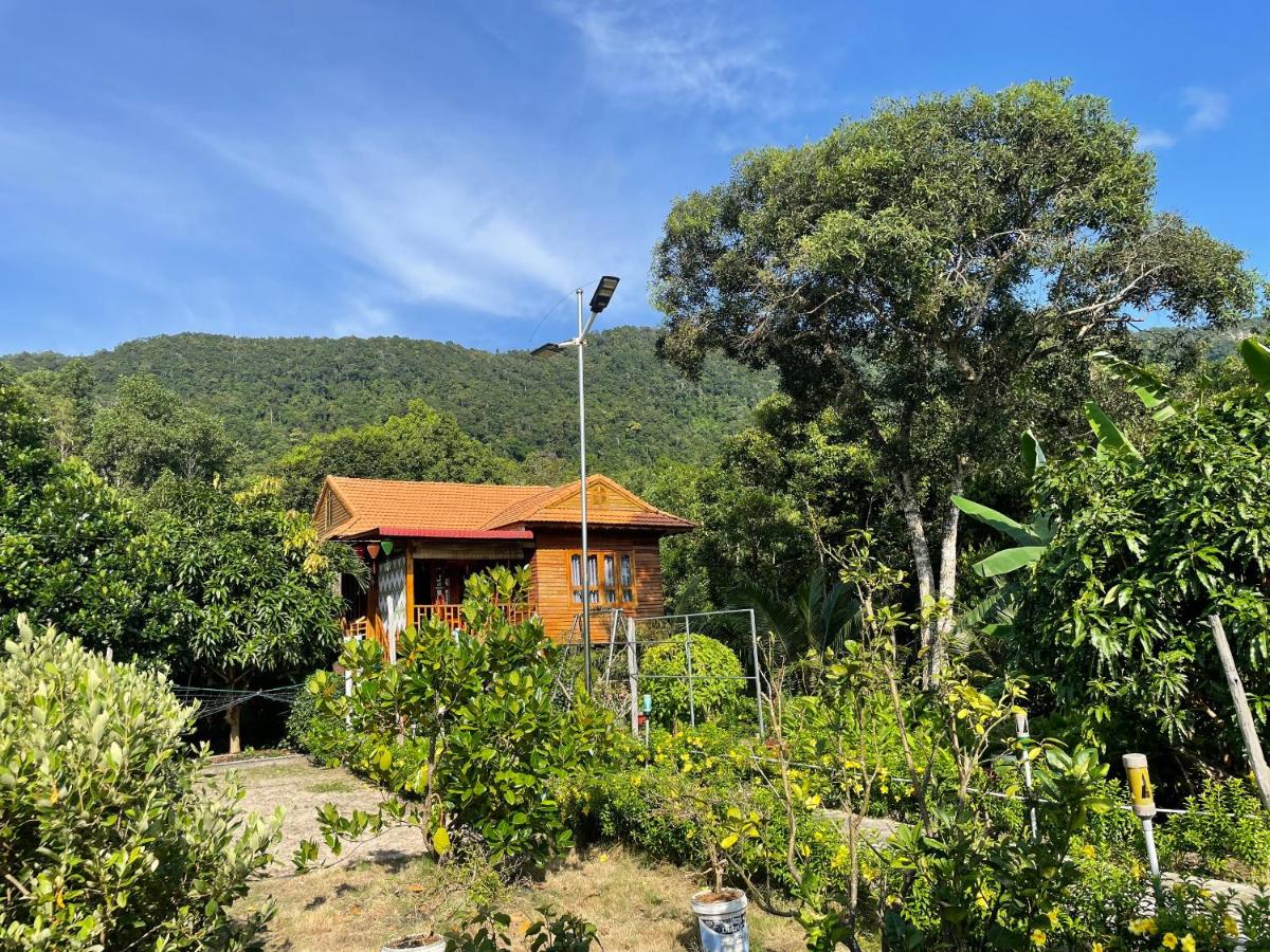 B&B Koh Trol - Nana Home, Entire Amazing Wooden Chalet - Bed and Breakfast Koh Trol