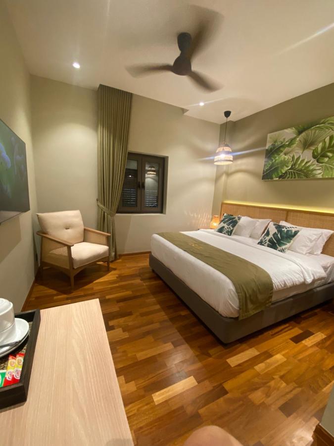 Deluxe King Suite