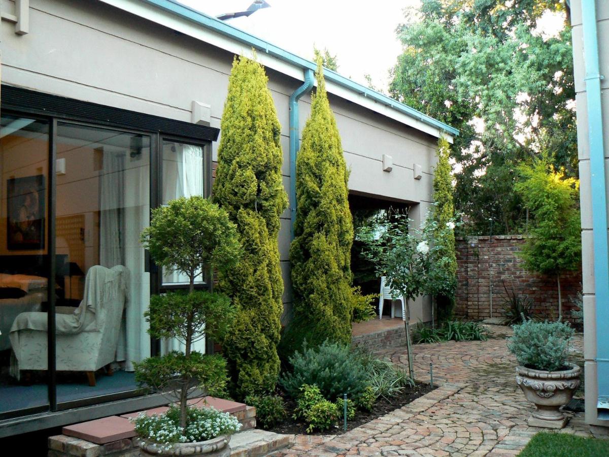 B&B Bloemfontein - Primavera Guest House - Bed and Breakfast Bloemfontein