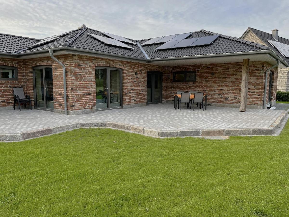 Haacksen - modernes Ferienhaus mit 4 Schlafzimmern, Garten und Grill - B&B Klappholz