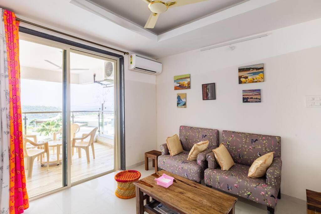 B&B Mormugao - 1 BHK Sunrise & Seaside Solitude - Bed and Breakfast Mormugao