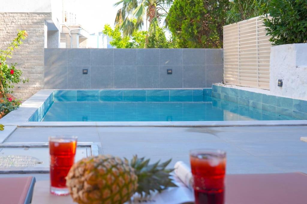 Charming 3bed villa w/ pool, very close to centre - B&B