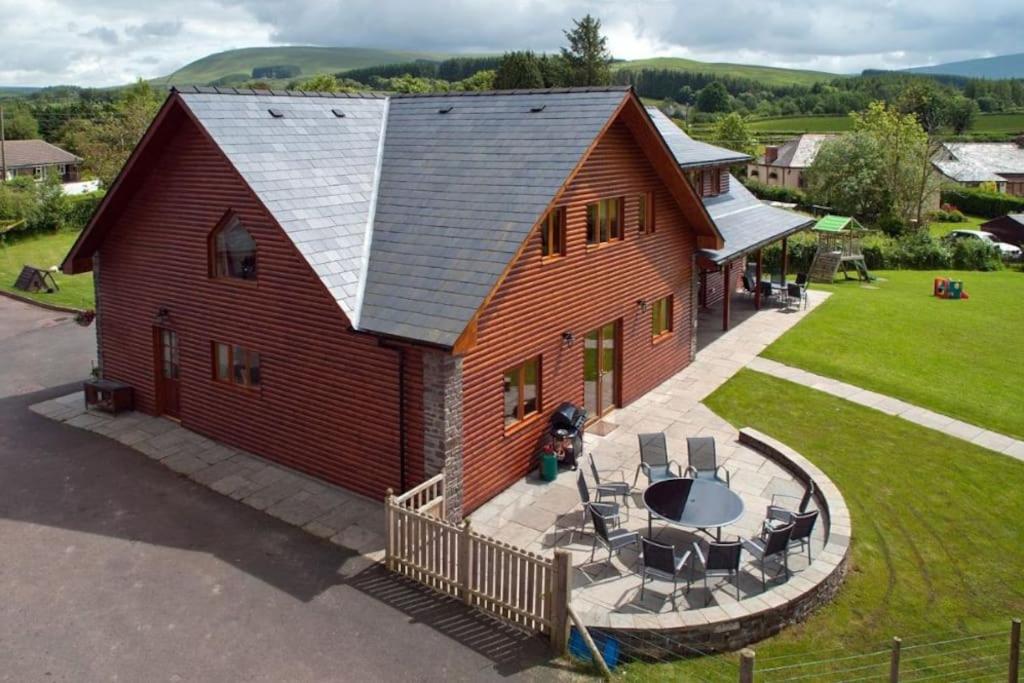 B&B Brecon - Beech Tree Eco Lodge - Bed and Breakfast Brecon