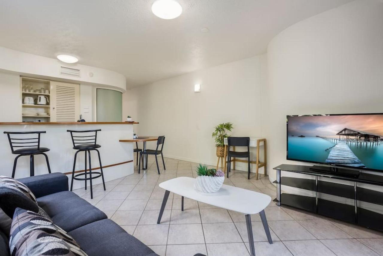 City Centre Unit on The Esplanade - B&B Cairns