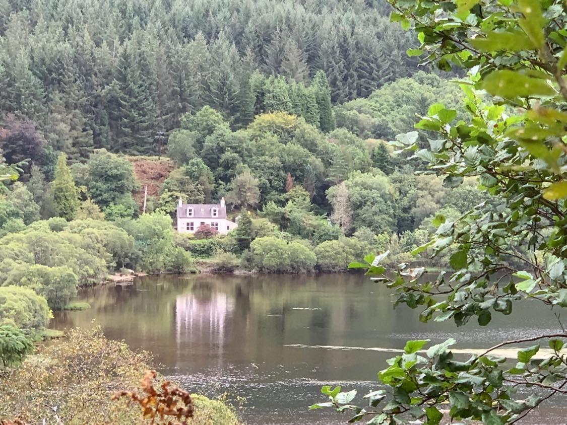 Stunning 4BD cottage on Loch Eck - Ferienwohnung