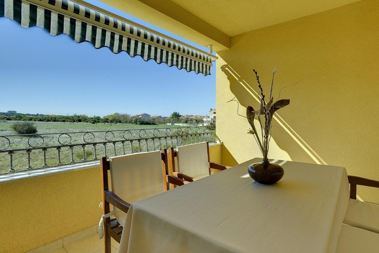 Neue Ferienwohnung mit Parkplatz, Klima in einer ruhigen Lage von Pula - B&B Pula