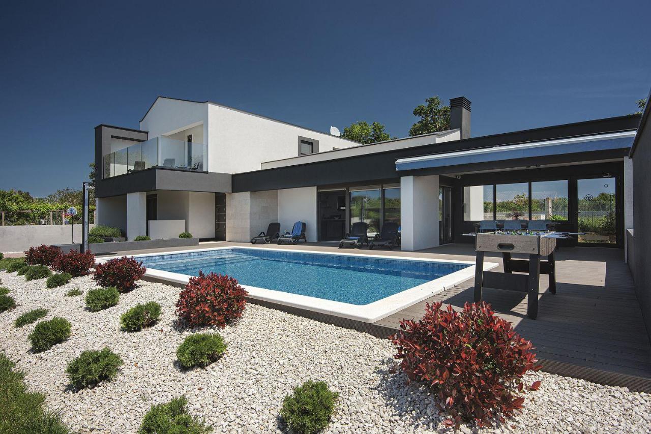 Traumhafte Villa in Valbandon mit Außenpool, Klima, Tischfußball - B&B Fasana