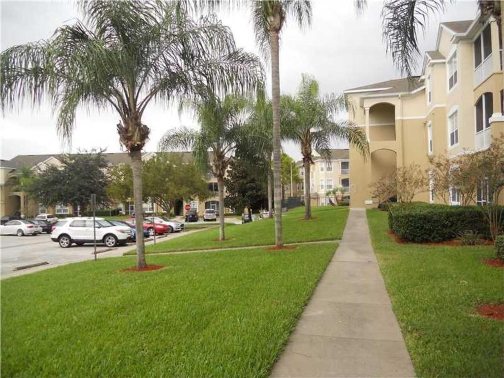 3 Bedroom Resort Style Condo, 3 Miles to Disney! - B&B
