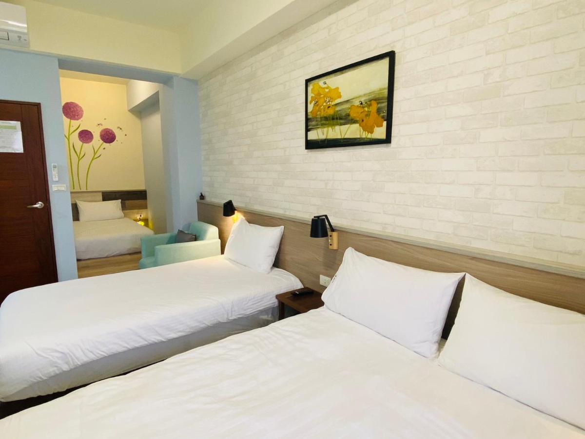 Quadruple Room with Private Bathroom