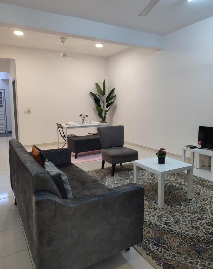 Umi Homestay, Laman Haris - B&B