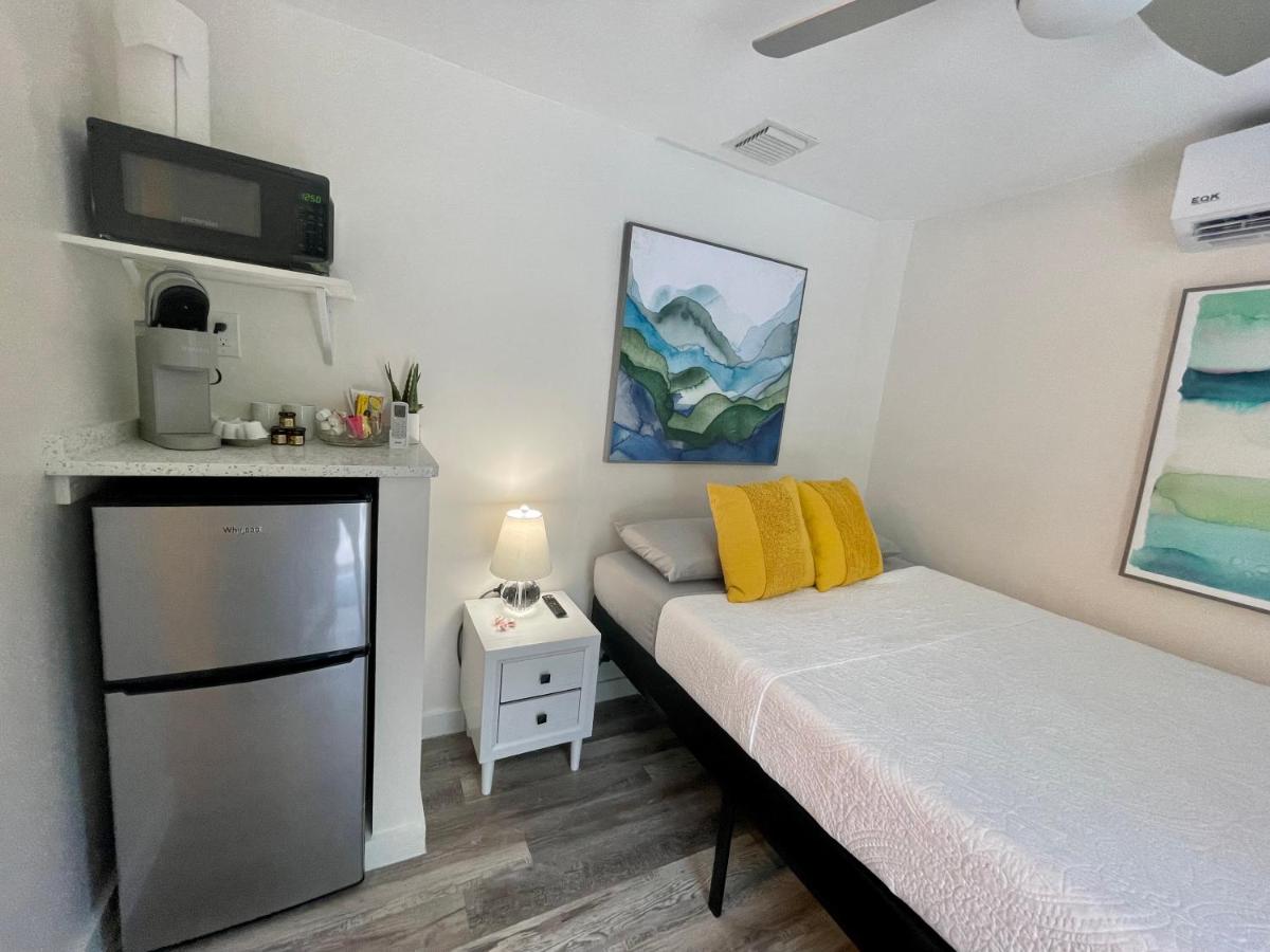 Single Room with Pool View
