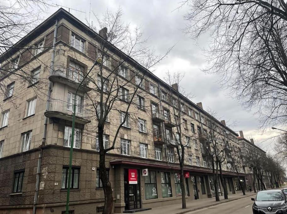 Danės23 - CANDY studio, Self Check-in, Free Parking, Park and River View, Oldtown, A/C - B&B