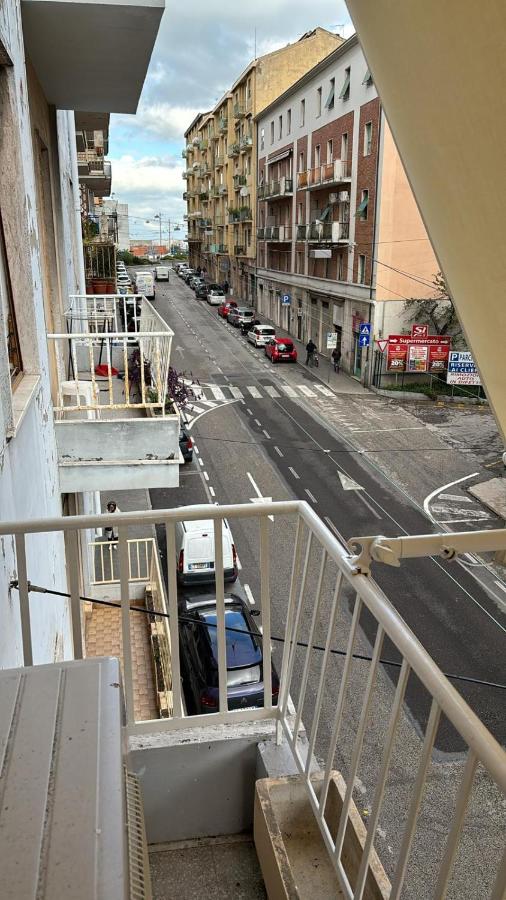 Camera Doppia con Letti Singoli e Bagno in Comune