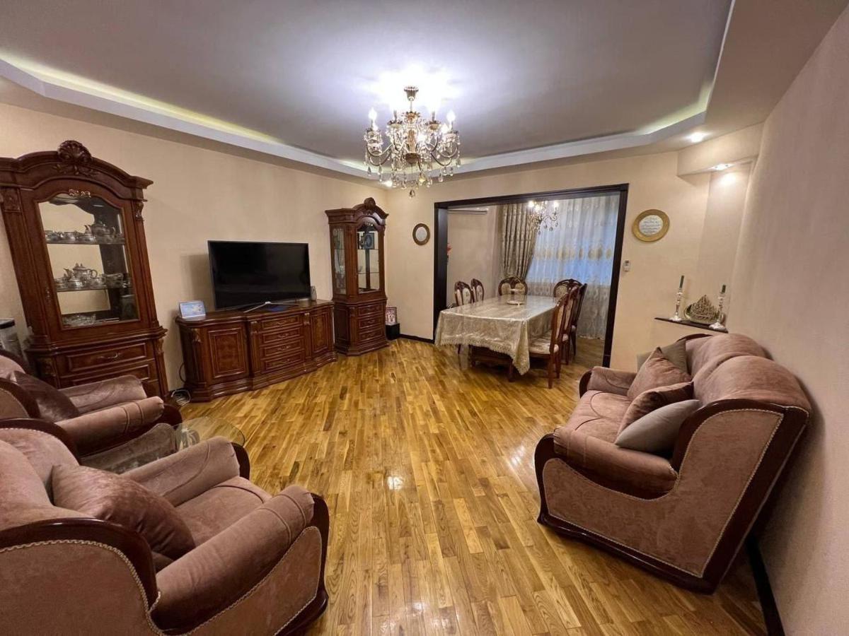 В центре города трёхкомнатная квартира! - Ferienwohnung