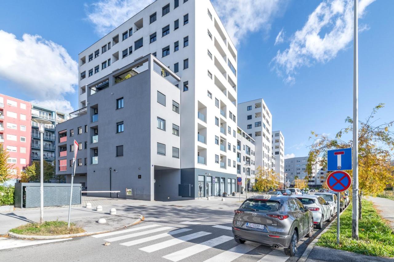 LILY apartment - Flexible SelfCheckins 48- Luxury- Extra big terrace with jacuzzi - B&B