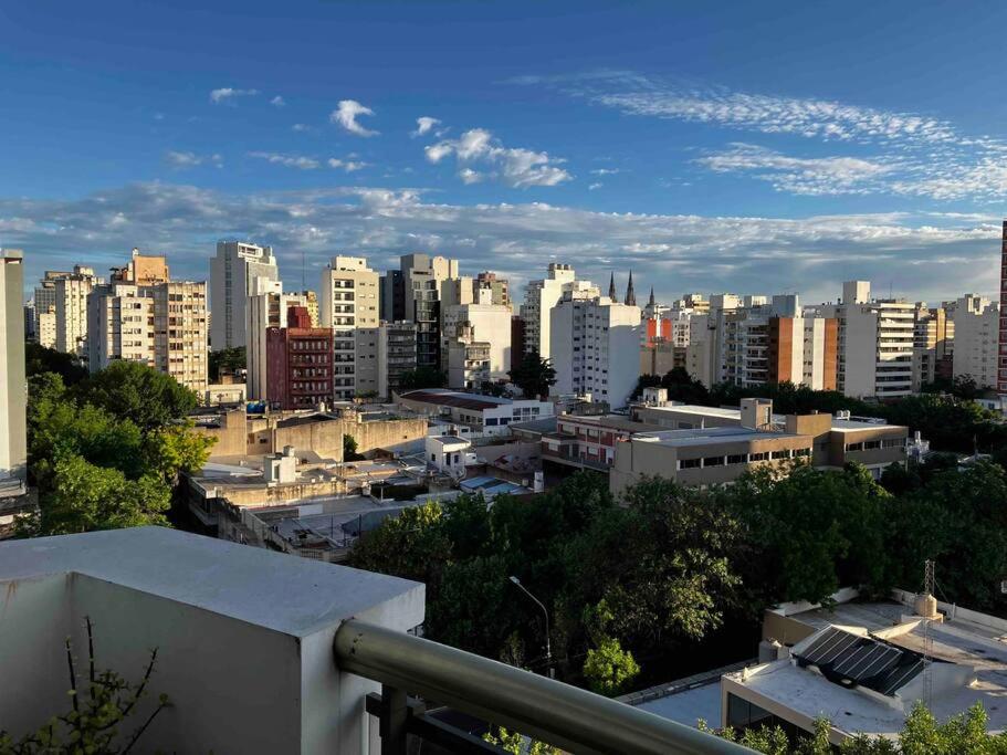 Depto temporario 2 pers céntrico luminoso amplio - Chambres d’hôtes La Plata