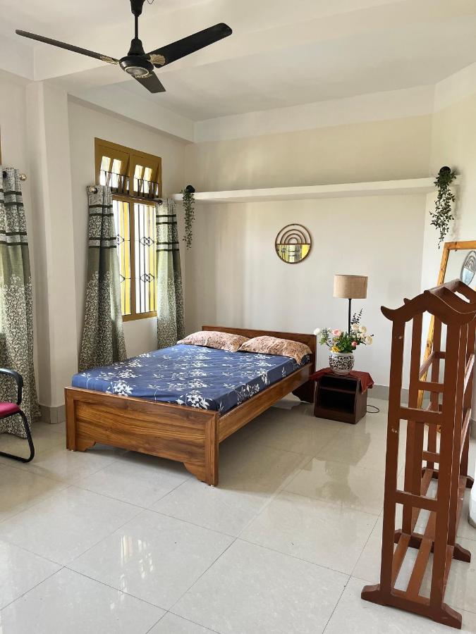 B&B Gauhati - Breezeblock Homestays 1BHK private apartment - Bed and Breakfast Gauhati