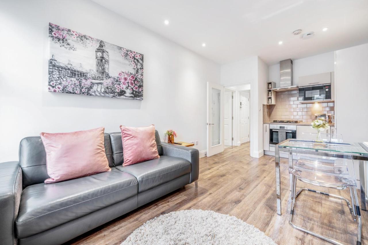 B&B Londen - Bright & Modern 2-Bed Notting Hill Apartment - Bed and Breakfast Londen