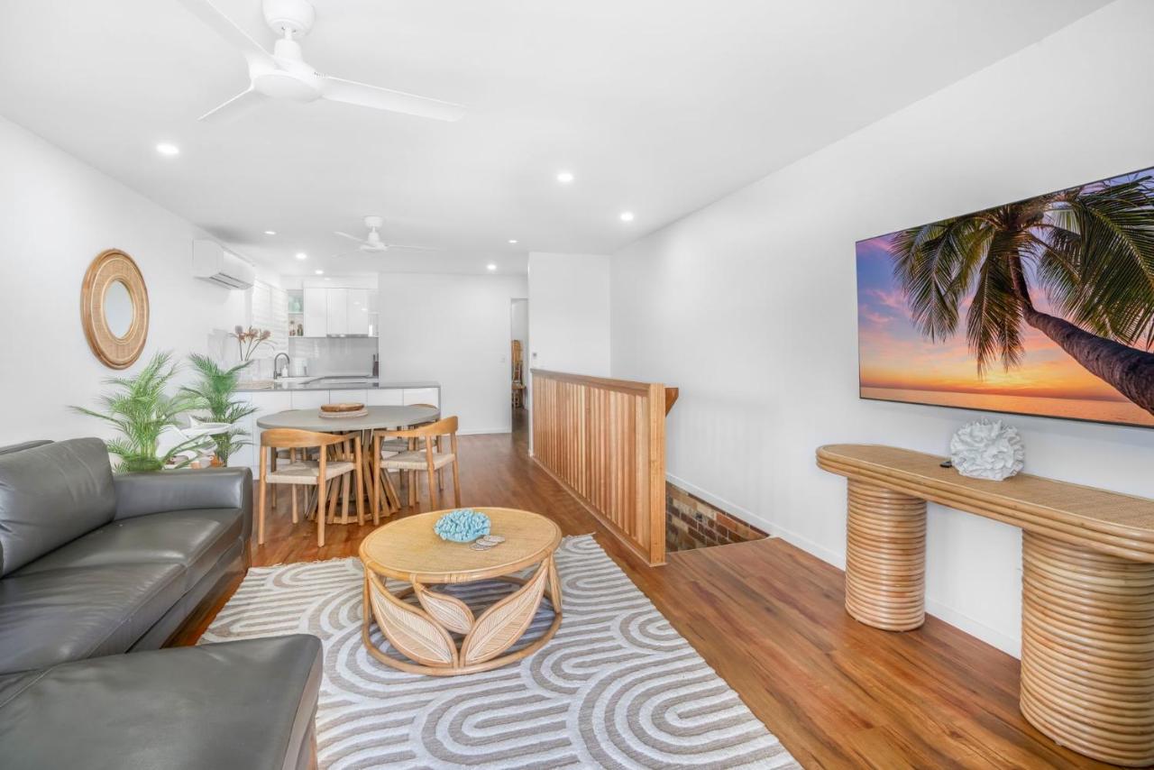 B&B Rainbow Beach - 1-46 Manooka Drive - Rainbow Beach Aircon. Wifi. Pool. View - Bed and Breakfast Rainbow Beach