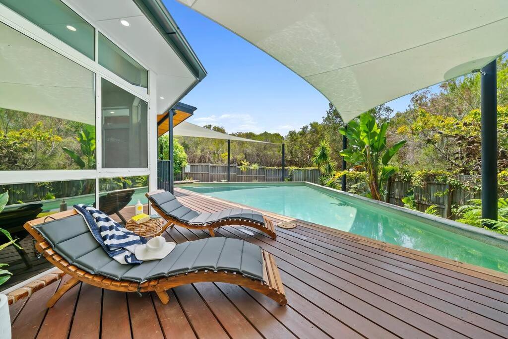 B&B Marcus Beach - NOOSA HOUSE with pool, Dog Friendly, walking distance to beach and National Park - Bed and Breakfast Marcus Beach
