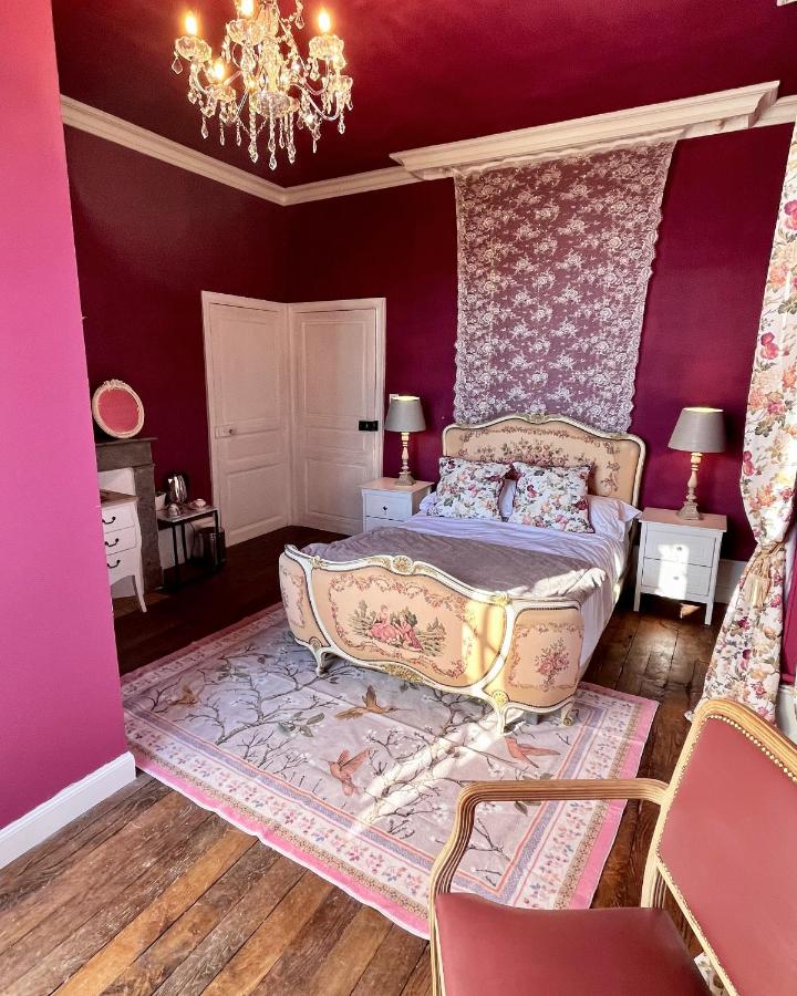B&B Lanouaille - Maison de Mags & Mags Marie Antoinette Room - Bed and Breakfast Lanouaille