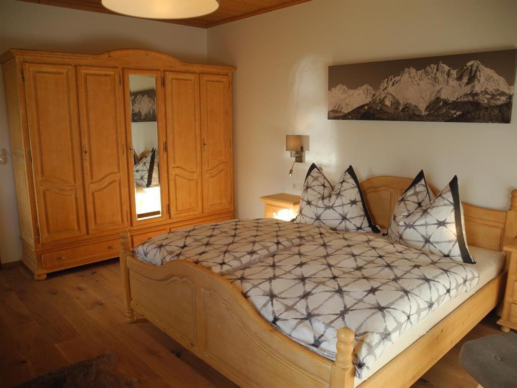 One-Bedroom Apartment with Bath