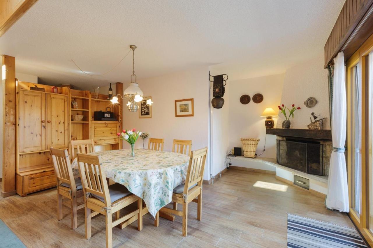 Savoleyres 35 Centrally placed ski in/out apartment next to lift with garage - B&B La Tzoumaz