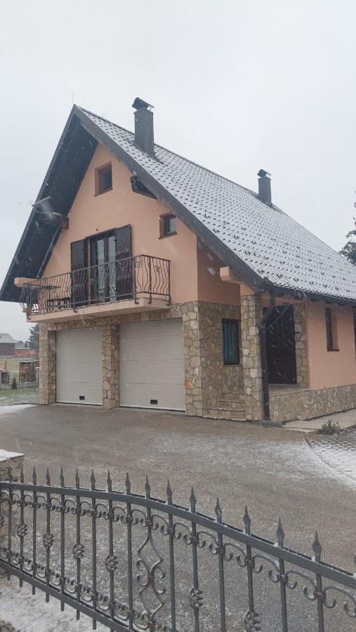 B&B Kupres - Vikendica Mila - Bed and Breakfast Kupres