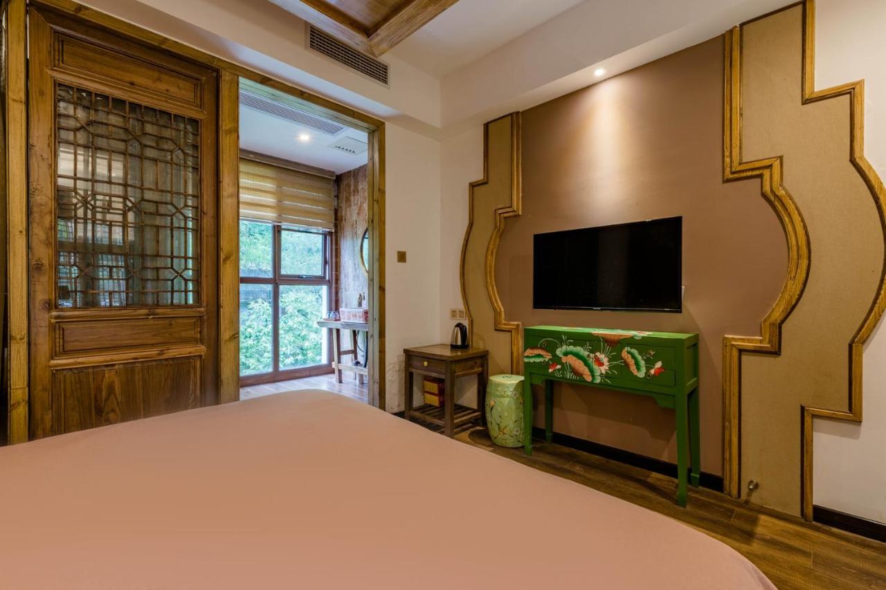 King Room with Mountain View