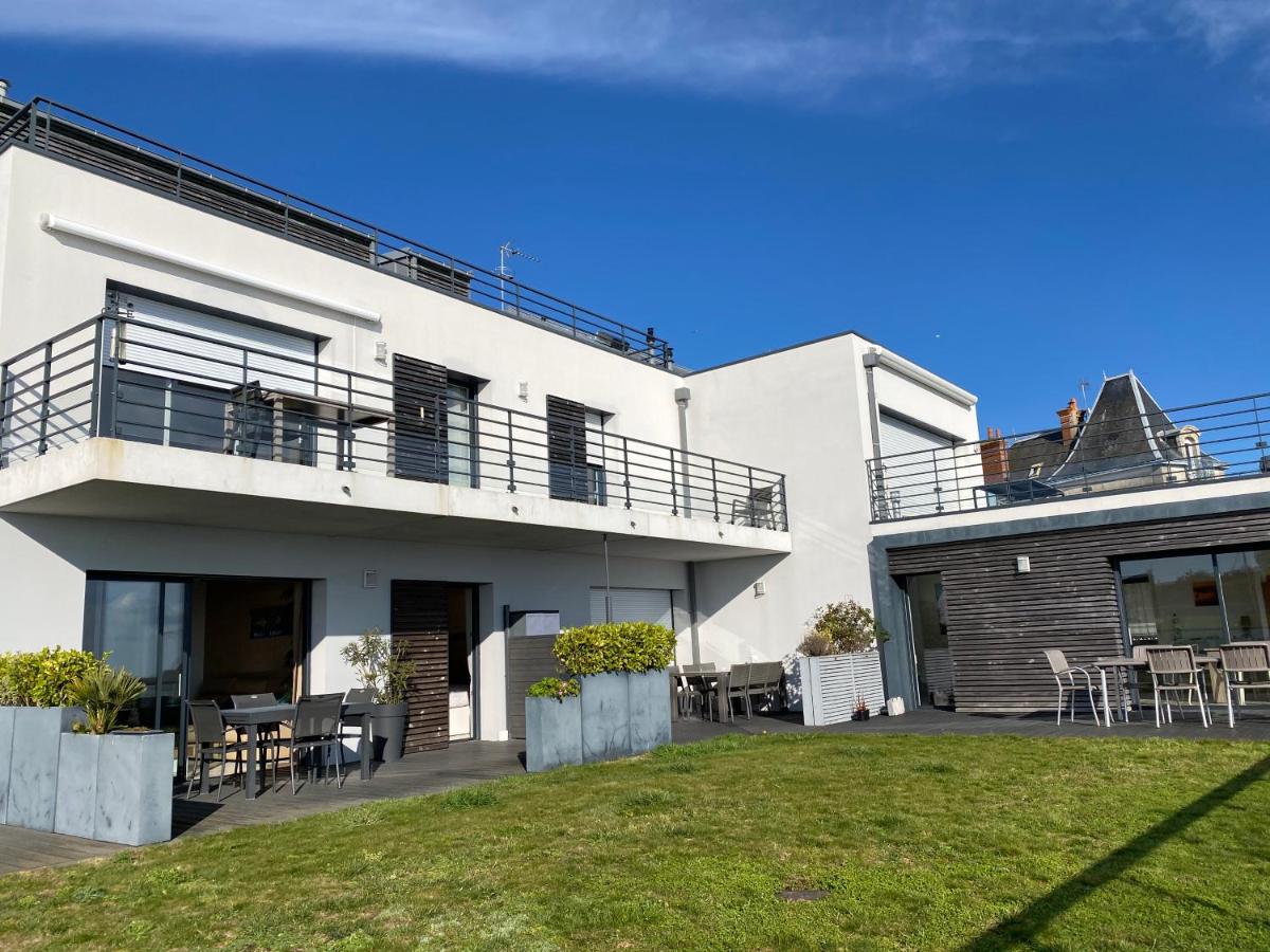 RÉF 231 - PORT-LOUIS appartement type 2 pleine vue Petite Mer avec terrasse, parking et garage dans résidence récente - Chambres d'hôtes Port-Louis