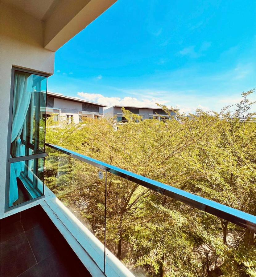 Apartment with Garden View