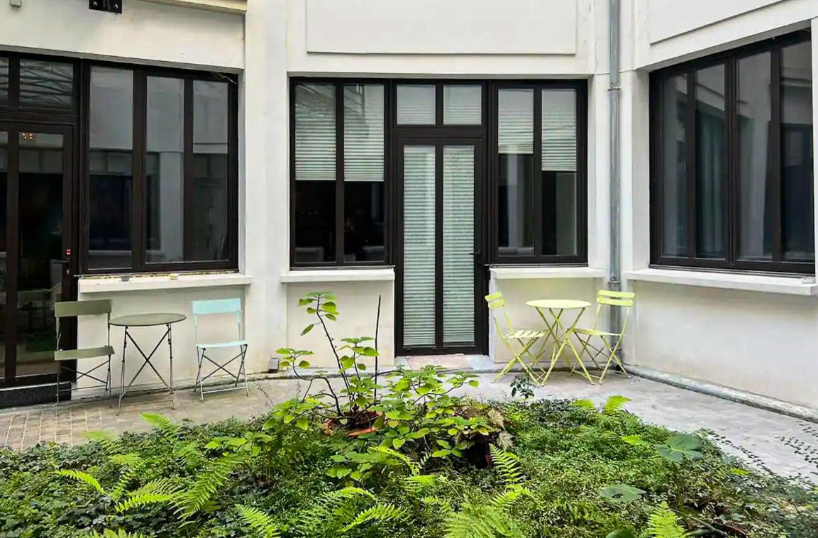 Cosy 1BR with outside space near Canal Saint Martin - B&B