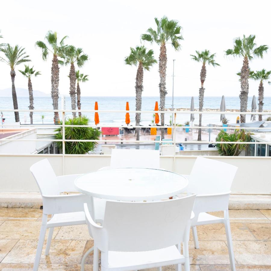 Appartamento su 2 Livelli con 2 Camere da Letto con Terrazza e Vista Mare