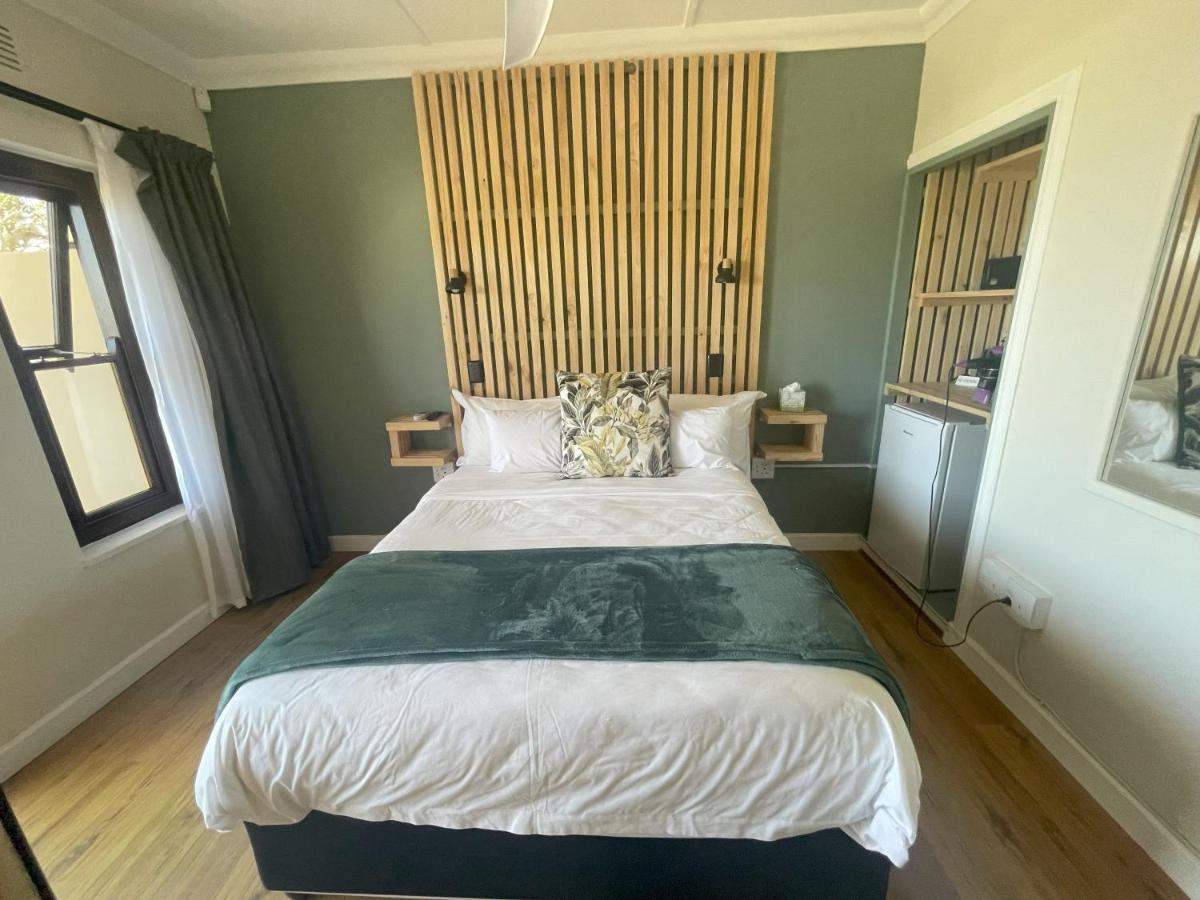 Kamer met Queensize Bed en Uitzicht op Zee 1