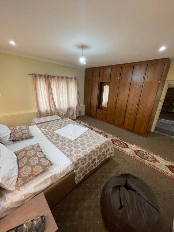 The Khayabaan - Your Fully Equipped Air-Conditioned Serviced Apartments in Srinagar - B&B