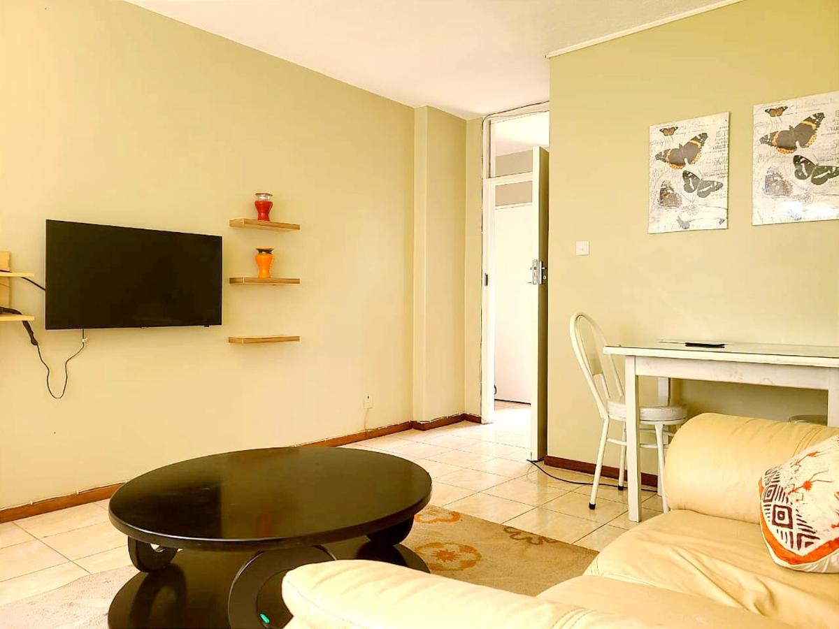 Lolo's Rarefind 5min walk to shops - Chambres d'hôtes Harare