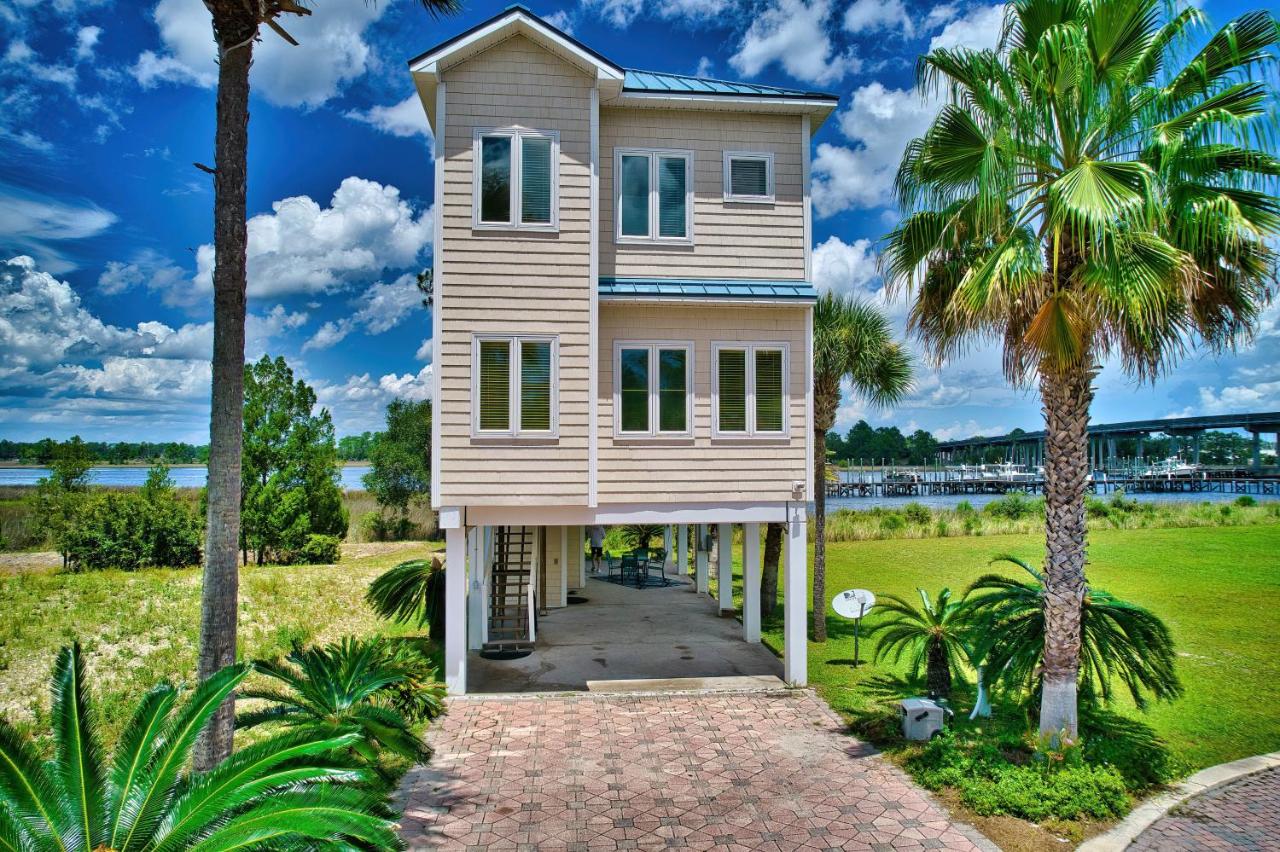 Riverfront Carrabelle Home with Furnished Patio! - B&B Carrabelle