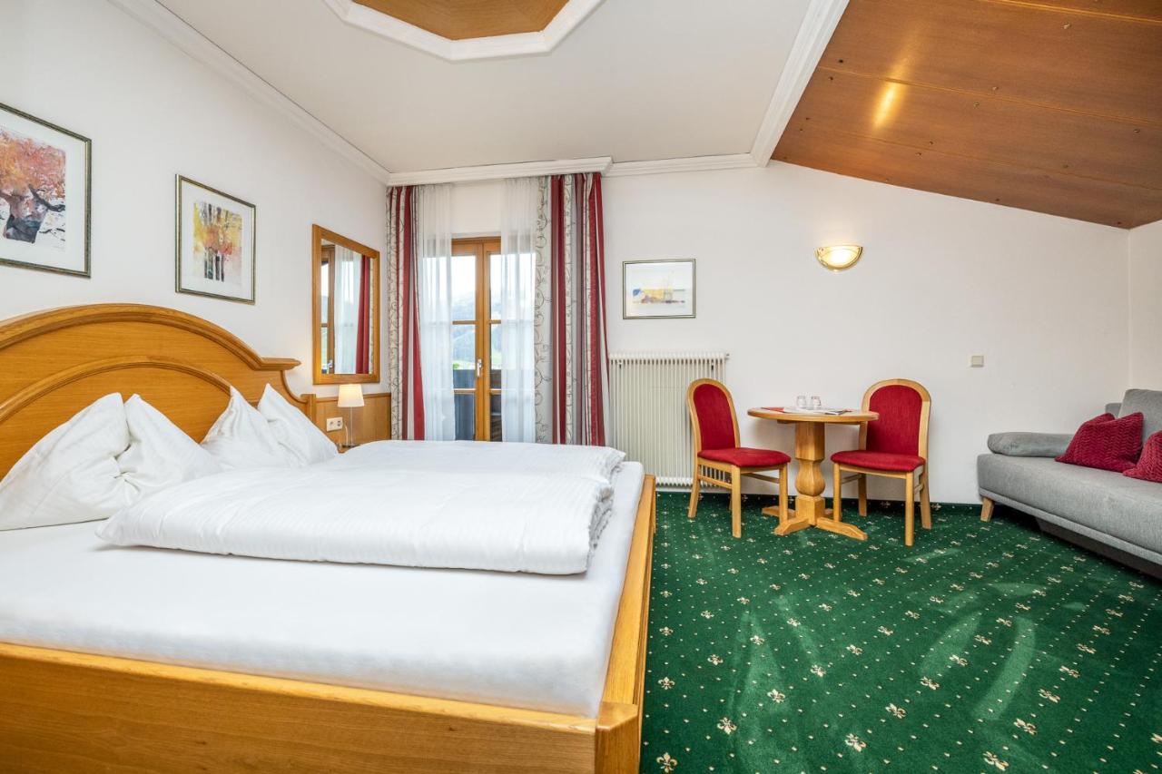 Doppelzimmer mit Balkon