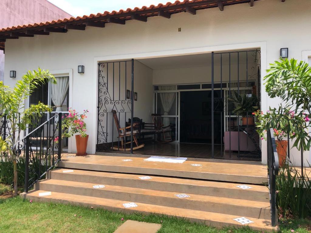 Casa bela e confortável em Chapada dos Guimarães - B&B