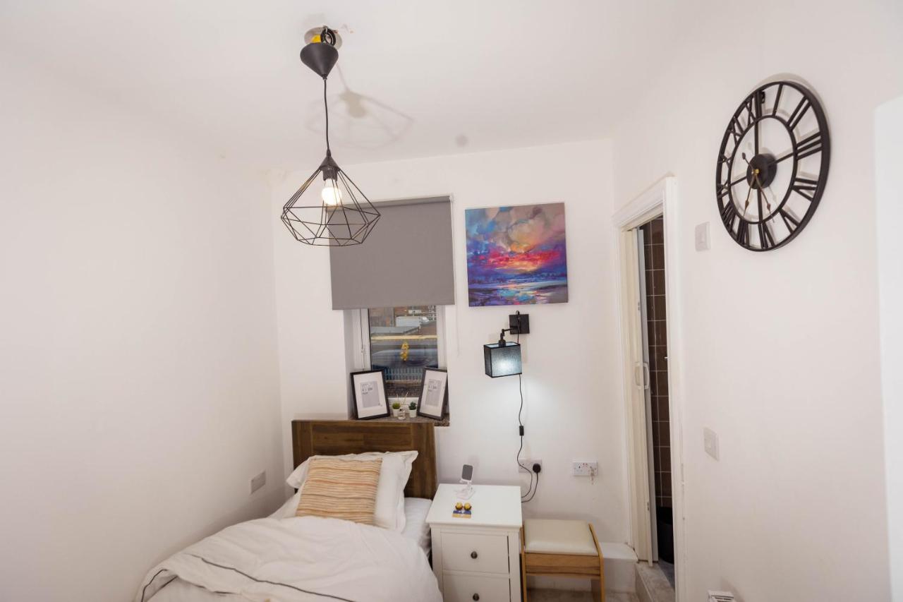 Camera Singola con Bagno Privato
