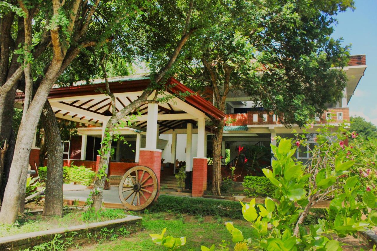 B&B Sigiriya - Green Hut Hotel & Restaurant - Bed and Breakfast Sigiriya