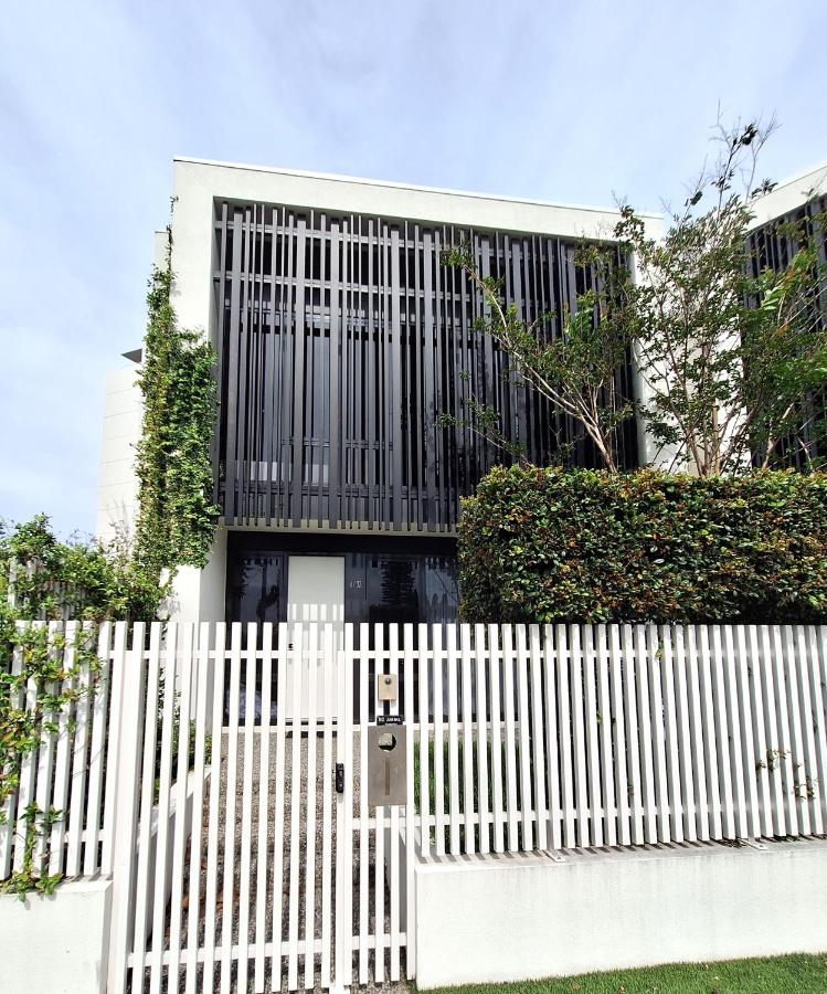 Palm Beach Lux Villa - B&B