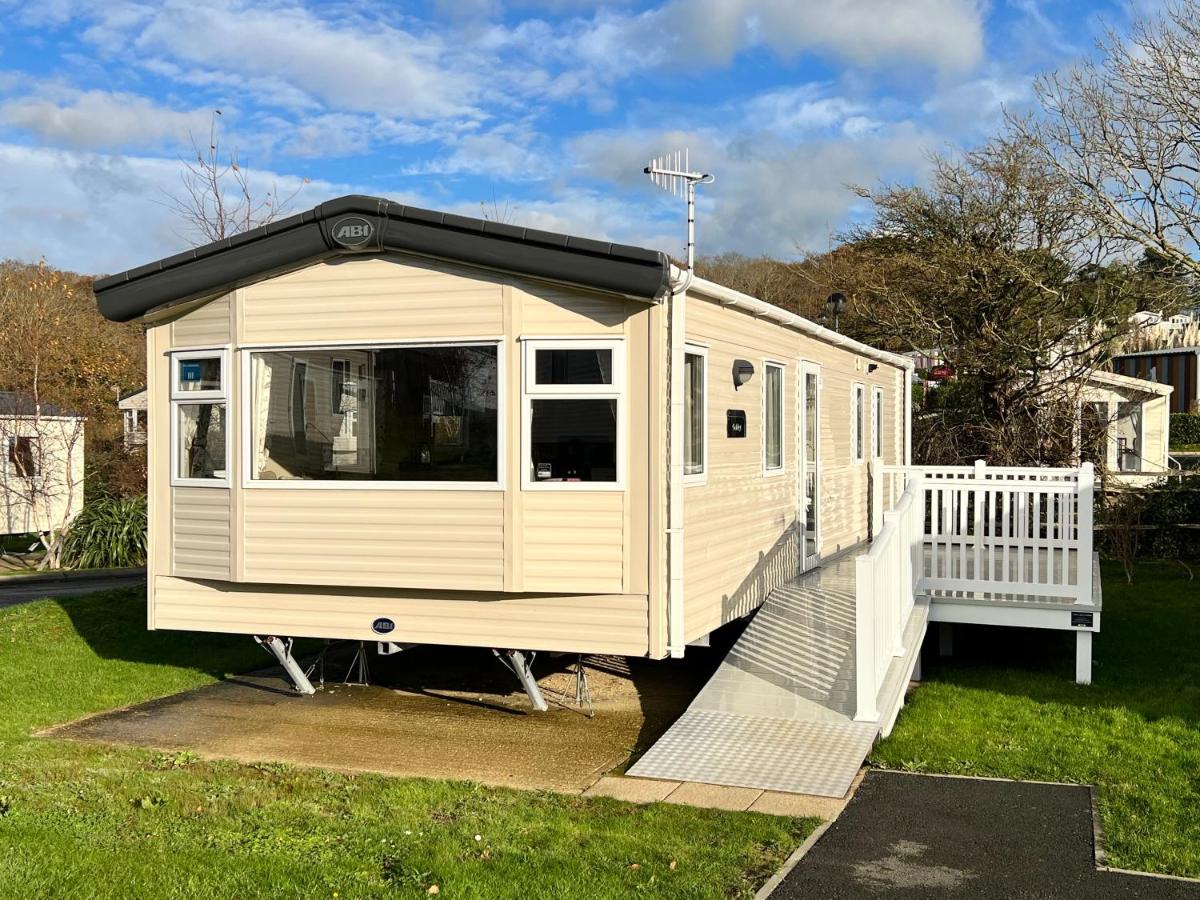 2 Bedroom Caravan CW111, Whitecliff Bay, Bembridge, Isle of Wight - B&B Bembridge