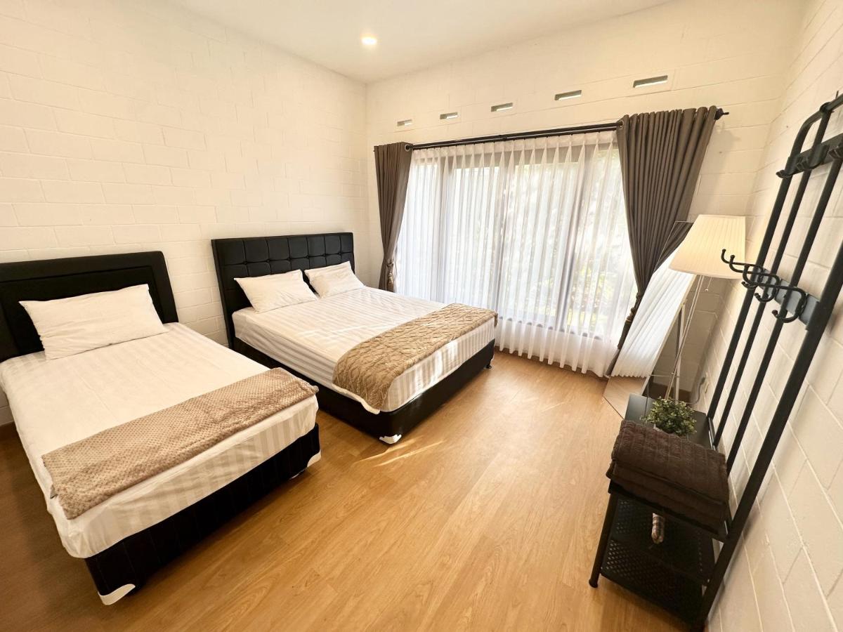 Triple Room with View
