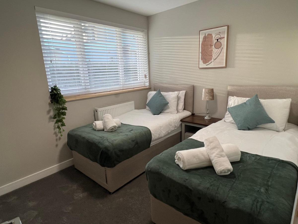 B&B Nottingham - Immaculate Newly Refurbished 4 Bed House - Bed and Breakfast Nottingham