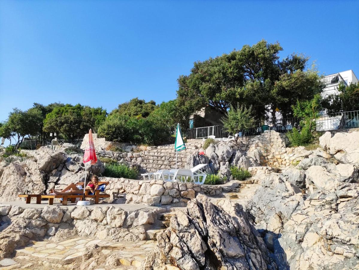 Family Seaside Holm Oak Villa with Private Rocky Beach - B&B