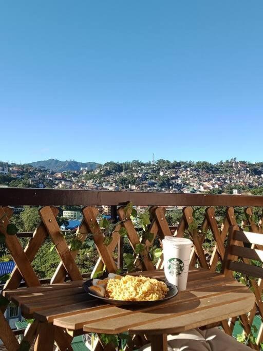 Tinker's Cabin Baguio - B&B