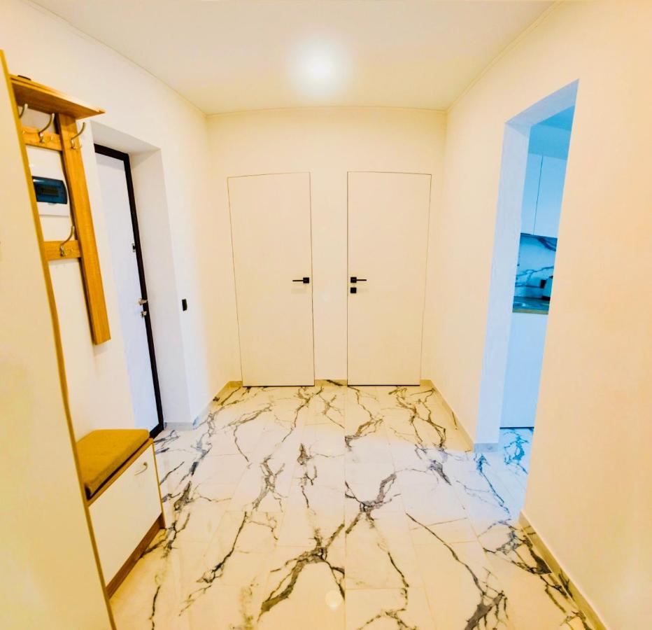 Панорамні апартаменти в новобудові поручь з центром - B&B Kyiv