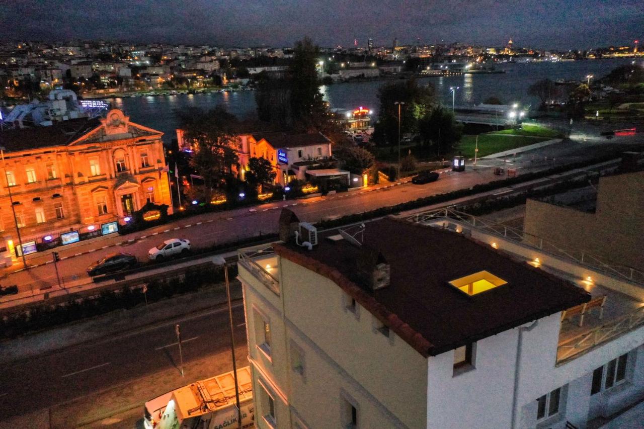 Waterfront Villa by the Tram - Private Terrace with Dome & Golden Horn View in Fatih - Chambres d'hôtes Istanbul