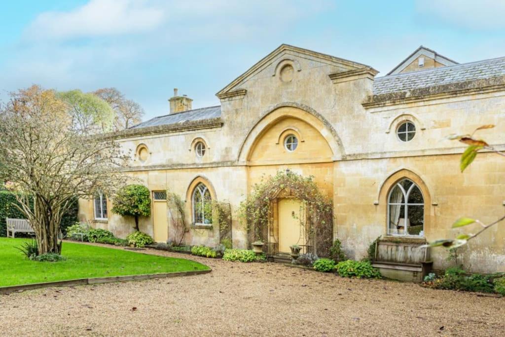 B&B Toddington - Artisan Hall: 4BD Stunning Grandeur in Cotswolds - Bed and Breakfast Toddington